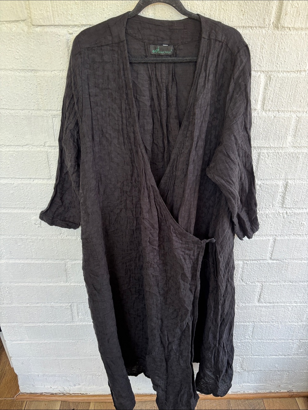 Peacock Ways Linen Textured Black Wrap Robe sz L